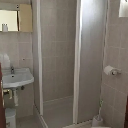 15679b